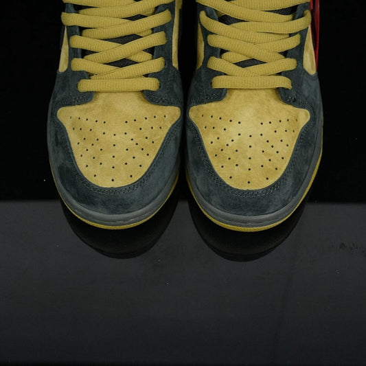 Nike SB Dunk Low x Supreme '94 Olive Gold Suede