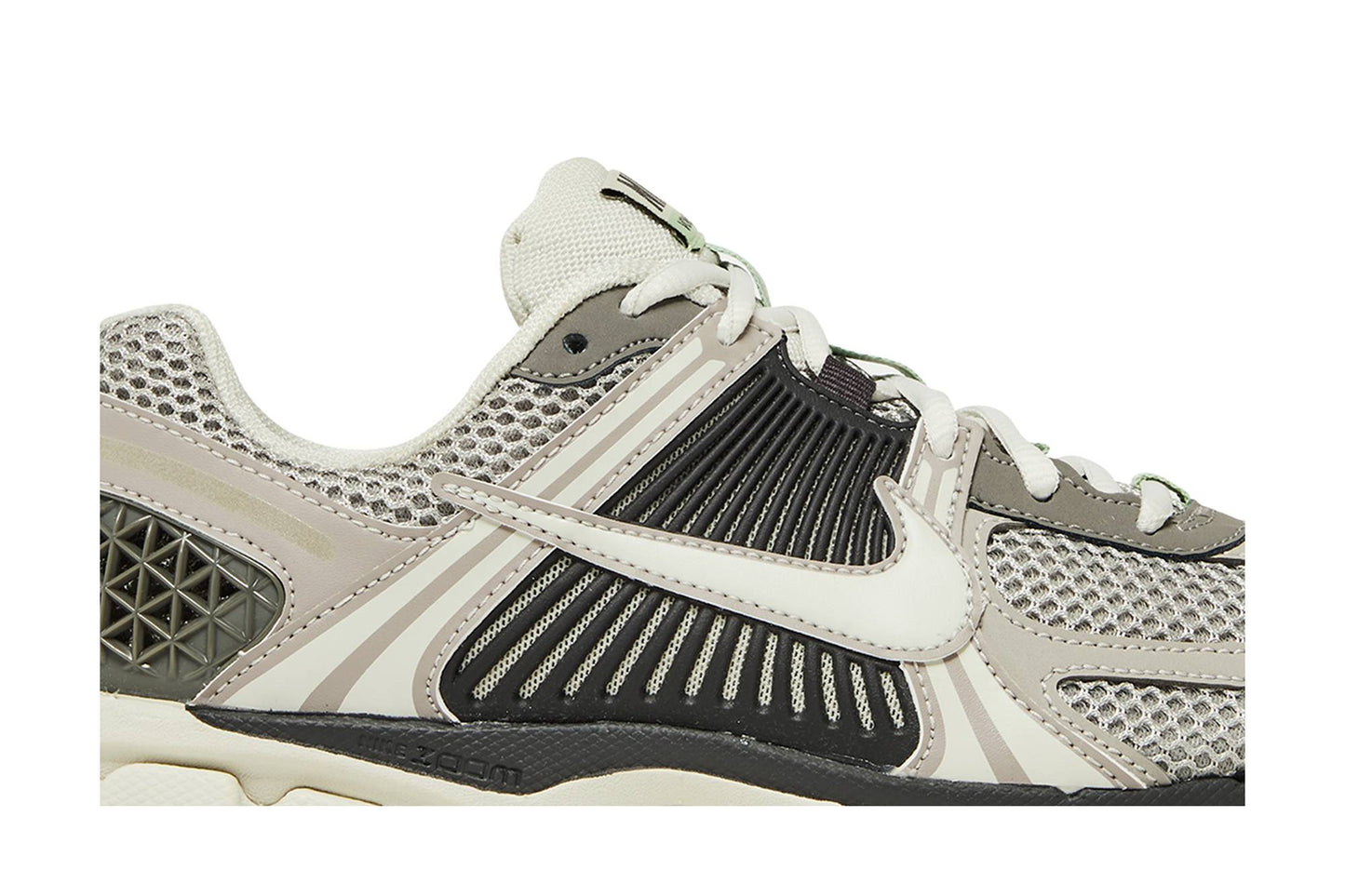 ( Women ) Nike Zoom Vomero 5 'Cobblestone And Flat Pewter' FB8825-001