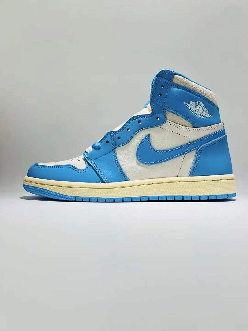 Air Jordan 1 Retro High OG University Blue Sail