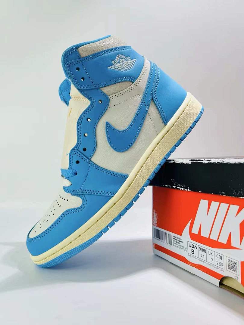 Air Jordan 1 Retro High OG University Blue Sail