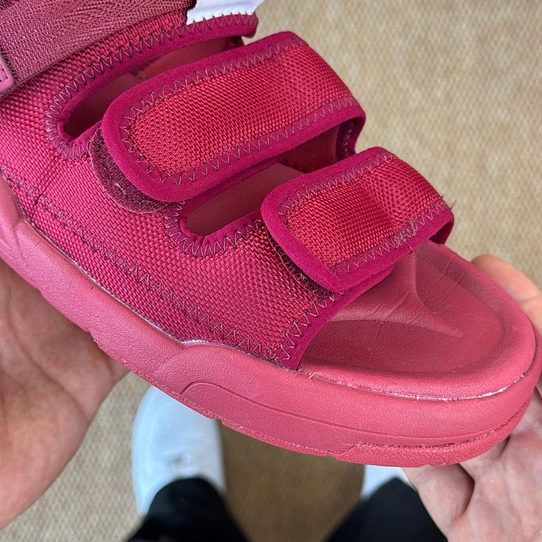 New Balance Caravan Multi Sandals Deep Red SUFMMOC2