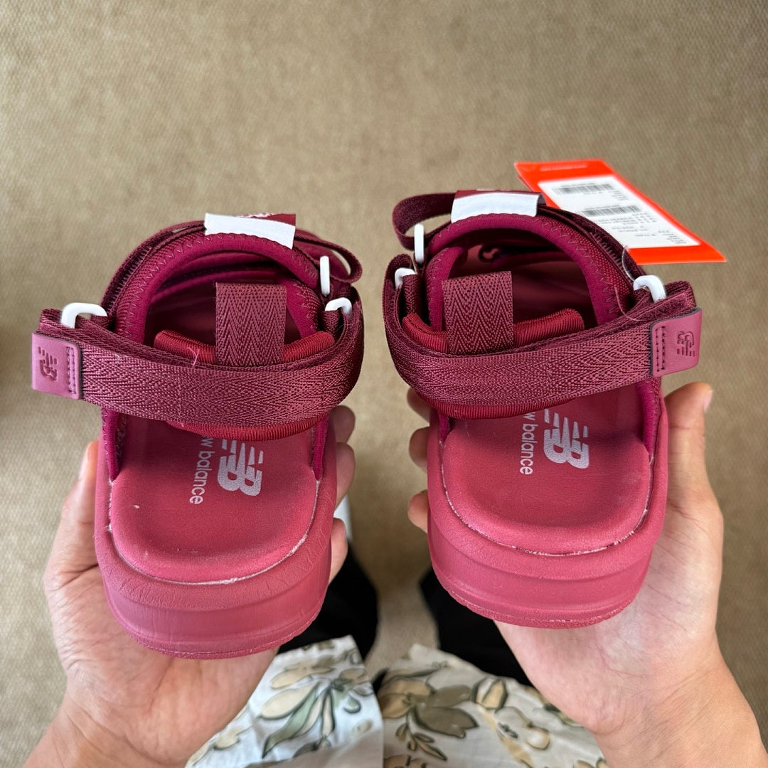 New Balance Caravan Multi Sandals Deep Red SUFMMOC2