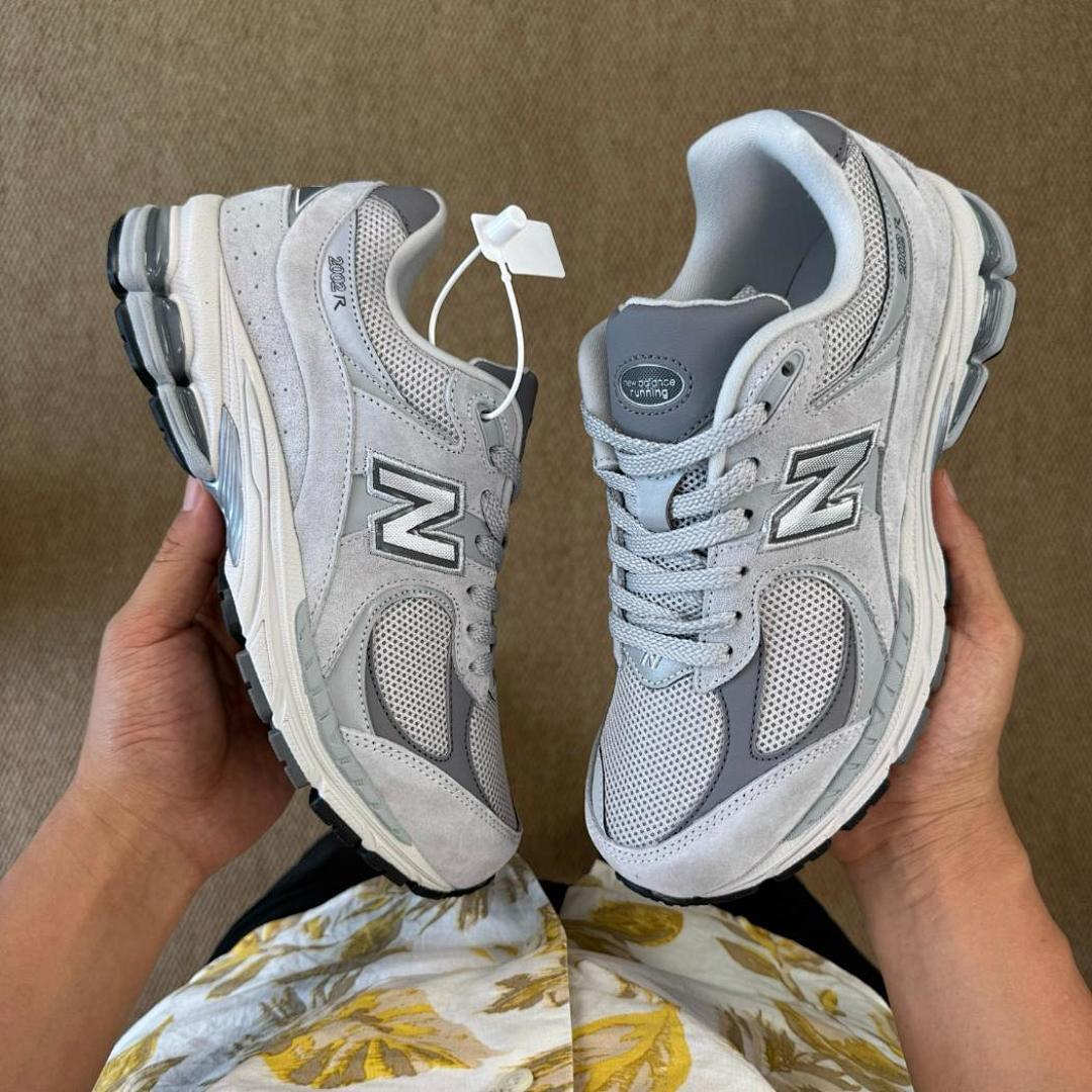 New Balance 2002R Gray M2002RCA