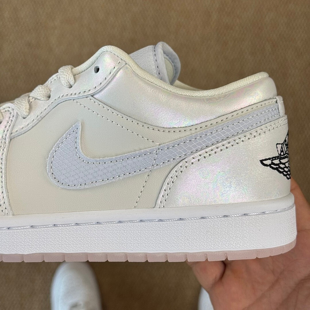 Air Jordan 1 Low SE White Iridescent Pink Foam Light Blue DX4376-180