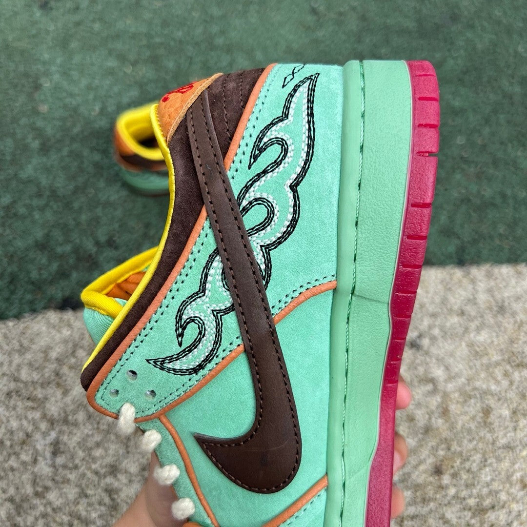 Nike SB Dunk Low Pro Green Tea Ruyi Cloud