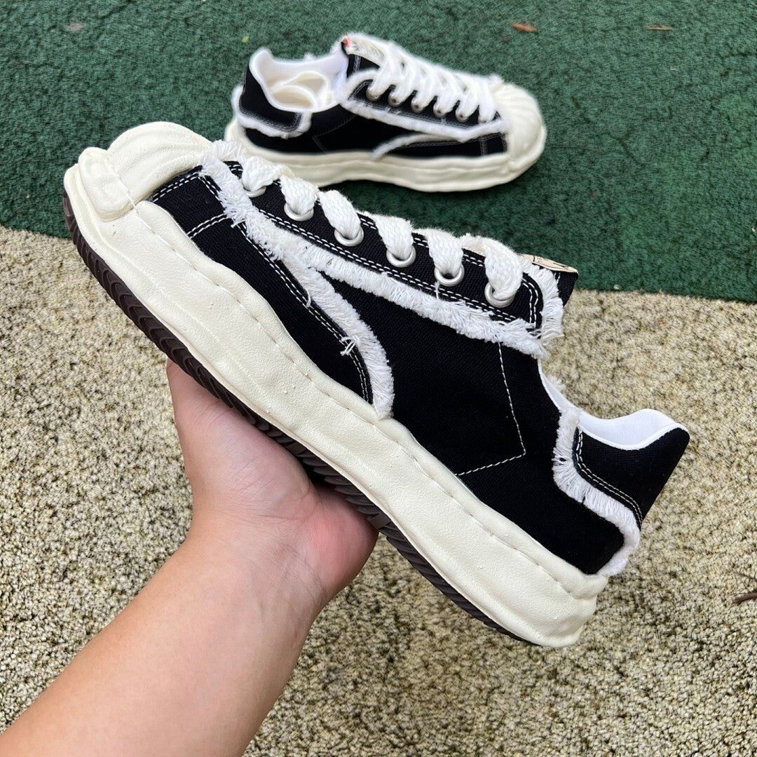 Maison Mihara Yasuhiro Blakey Original Sole Low-top Sneaker Black A02FW703