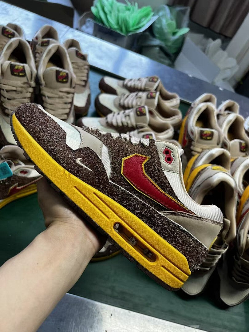 Travis Scott x Nike Air Max 1 Pecan Red Reverse Swoosh DO9392