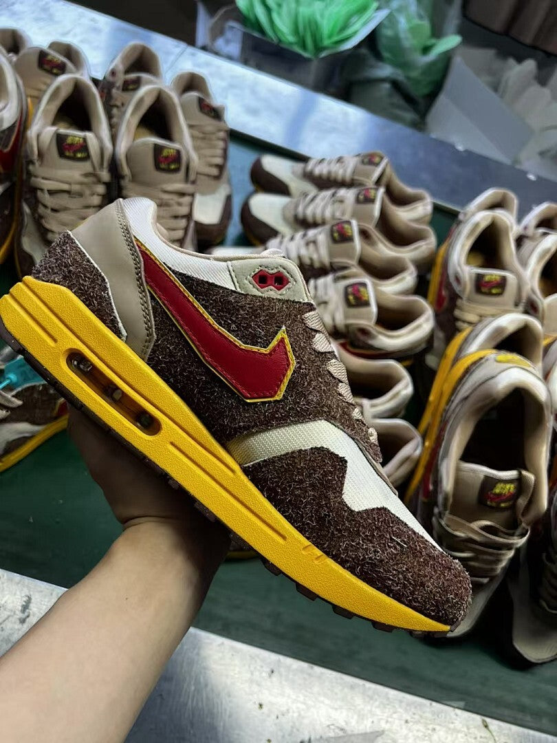 Travis Scott x Nike Air Max 1 Pecan Red Reverse Swoosh DO9392