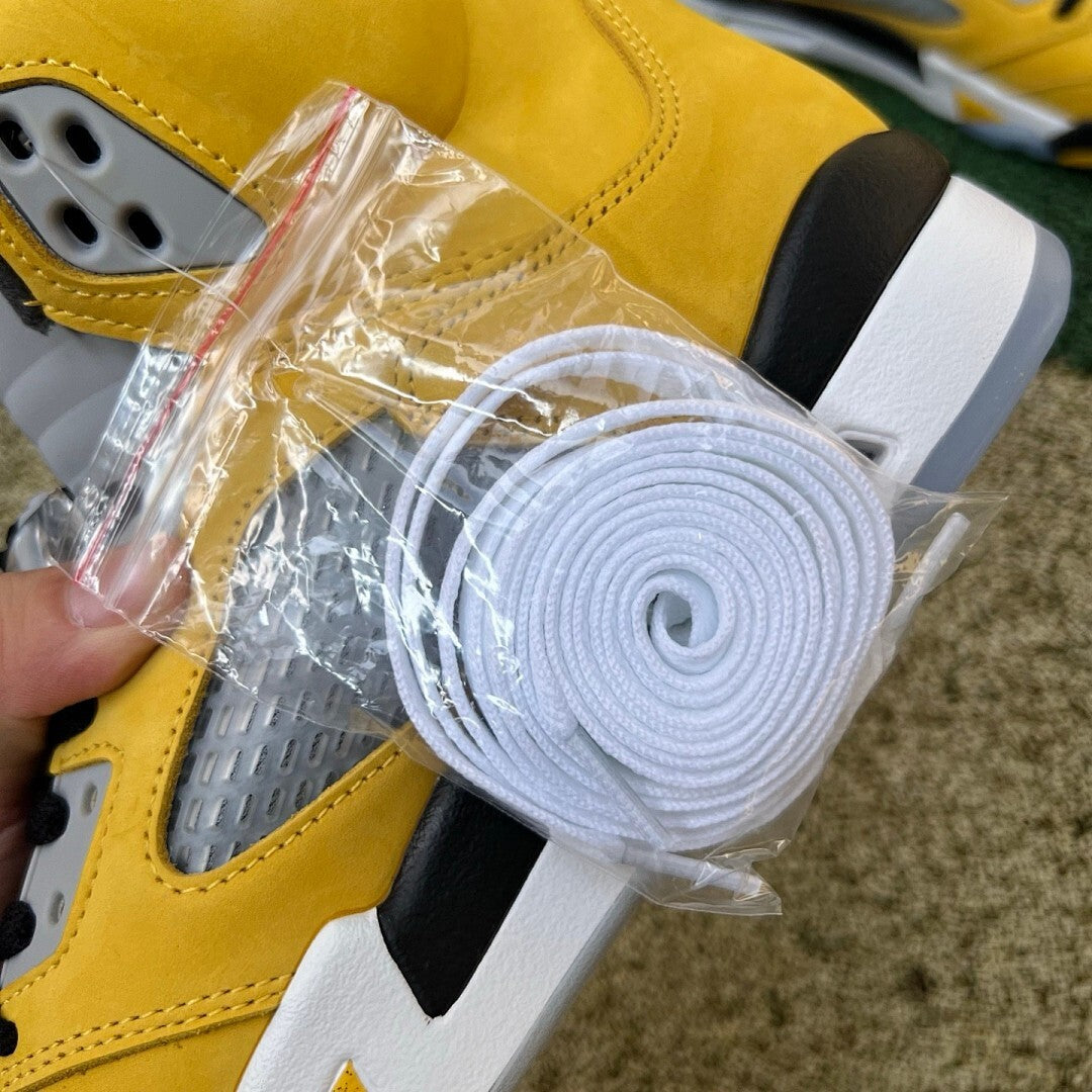 Air Jordan 5 Retro University Gold CT8480-700