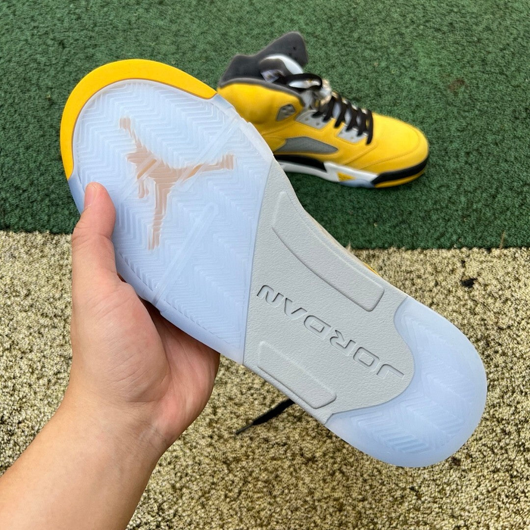 Air Jordan 5 Retro University Gold CT8480-700