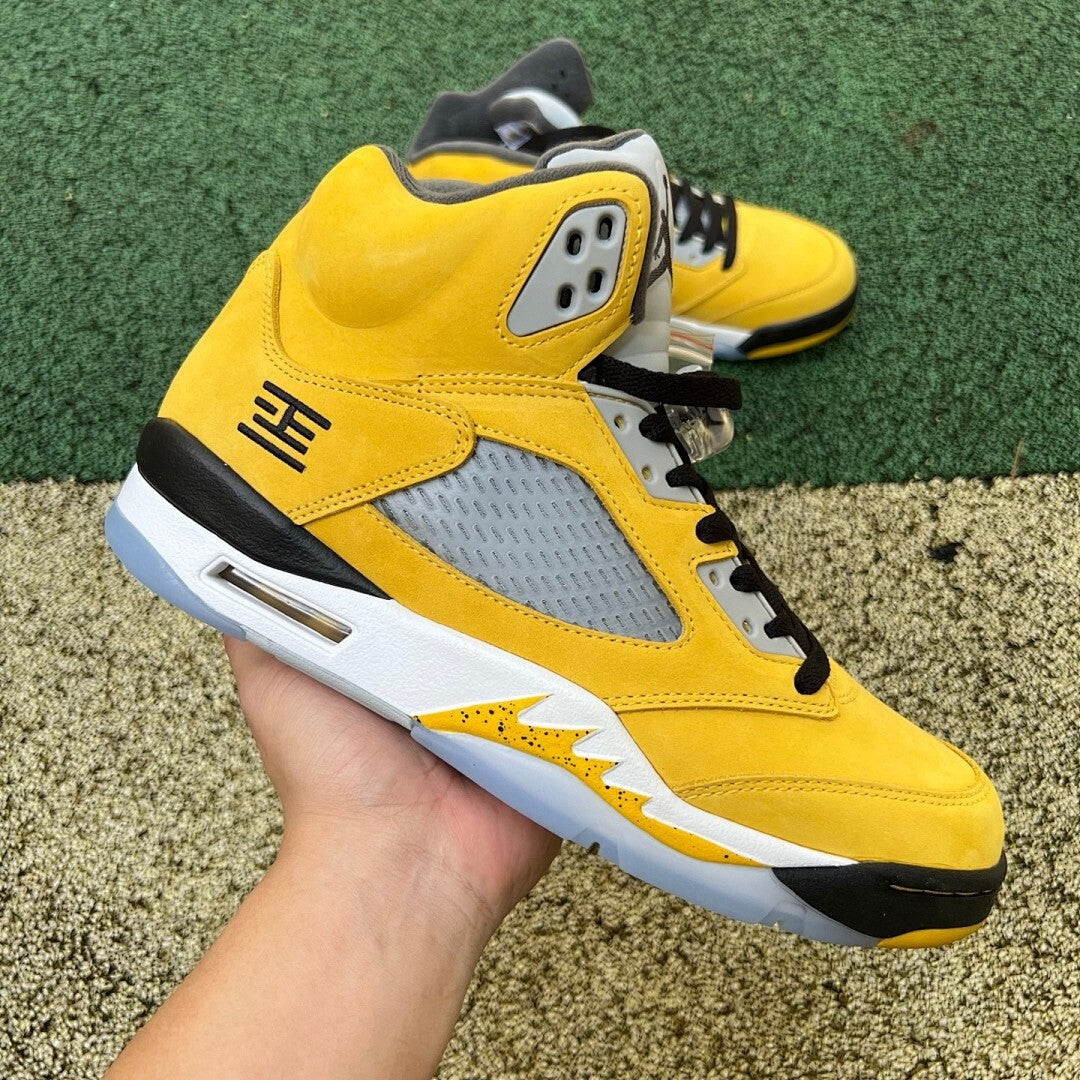 Air Jordan 5 Retro University Gold CT8480-700