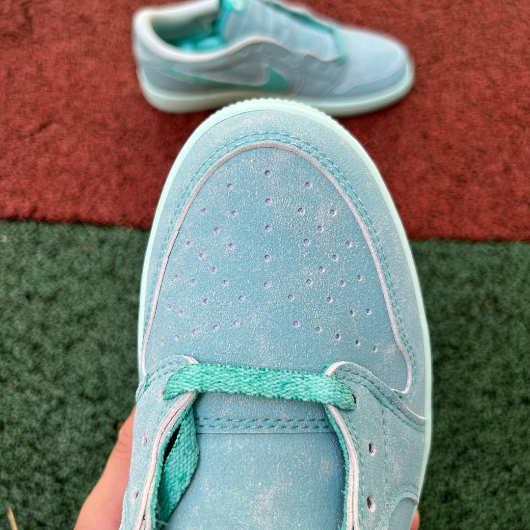 Air Jordan 1 Low SE Barely Green CZ0776-300