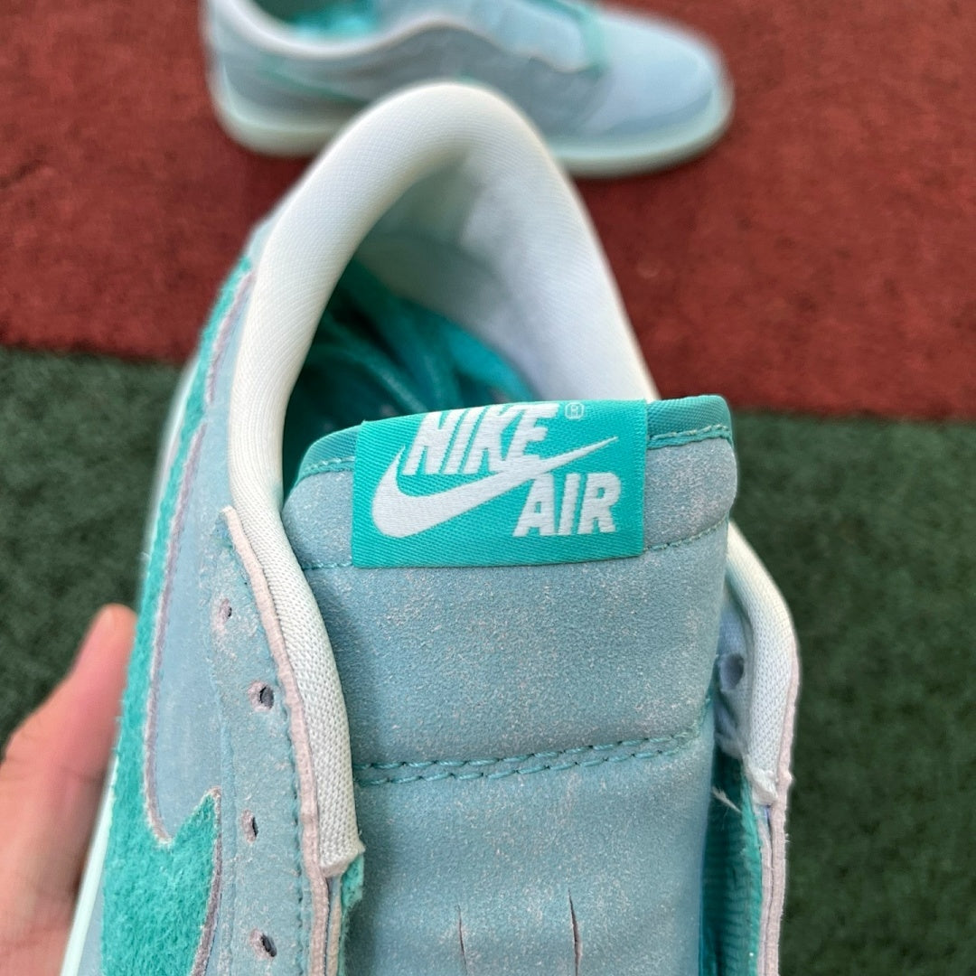 Air Jordan 1 Low SE Barely Green CZ0776-300