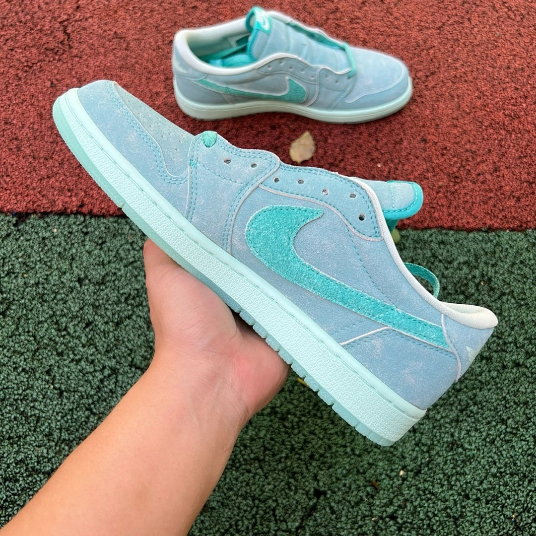 Air Jordan 1 Low SE Barely Green CZ0776-300