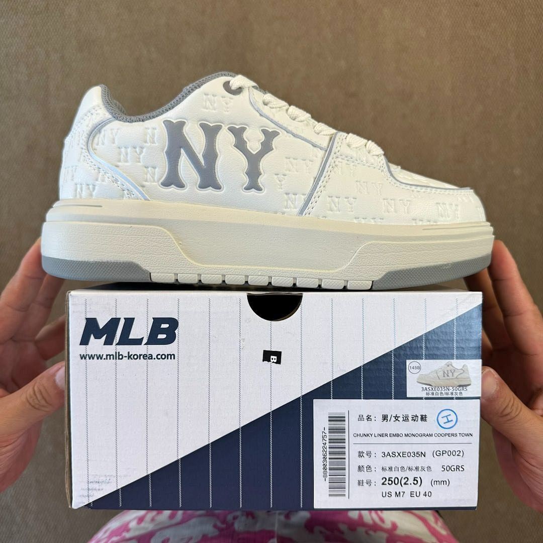 MLB Chunky Liner Monogram New York Yankees Shoes White 3ASXCL02N-50WHS
