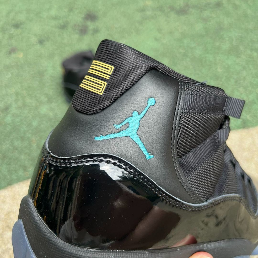 Air Jordan 11 Cap and Gown 378037-005