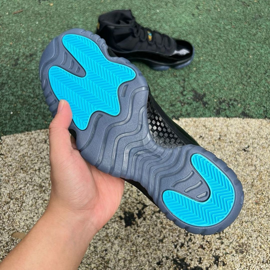 Air Jordan 11 Cap and Gown 378037-005