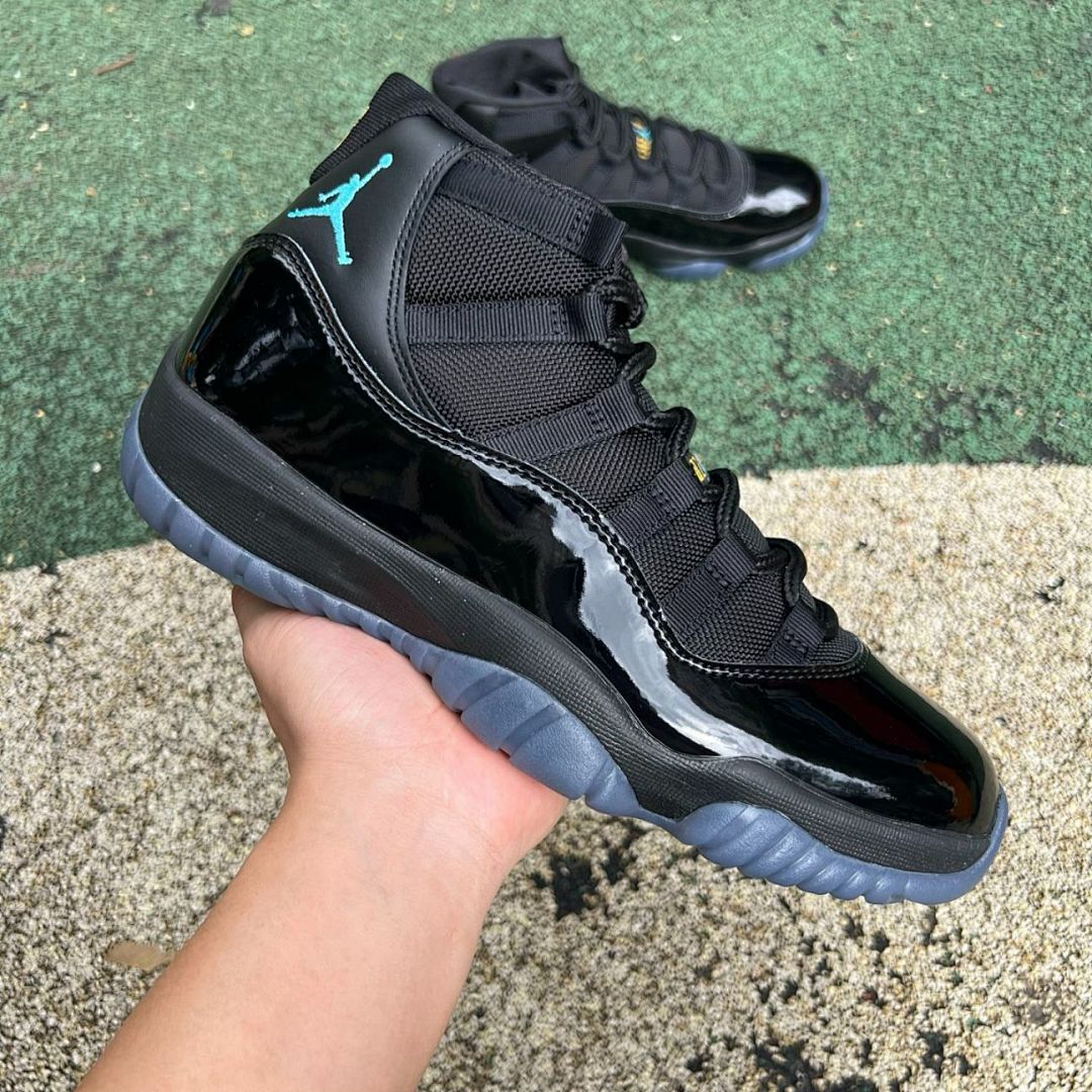 Air Jordan 11 Cap and Gown 378037-005