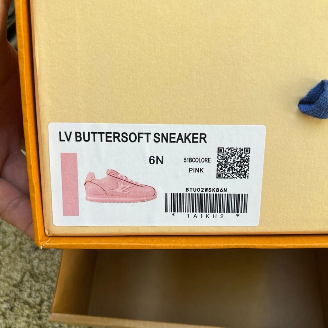 Louis Vuitton Pink LV Logo Low Top Runner Sneakers