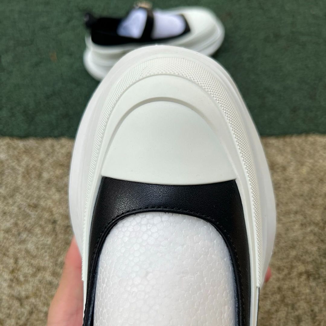 Alexander McQueen Tread Slick Mary Jane Black and White 757885W4WBC1070