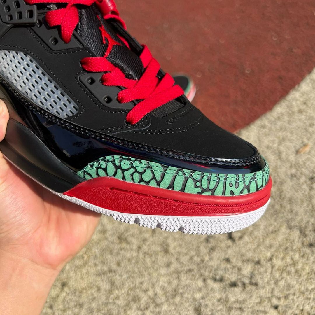 Air Jordan 4 Retro Black Lucid Green University Red