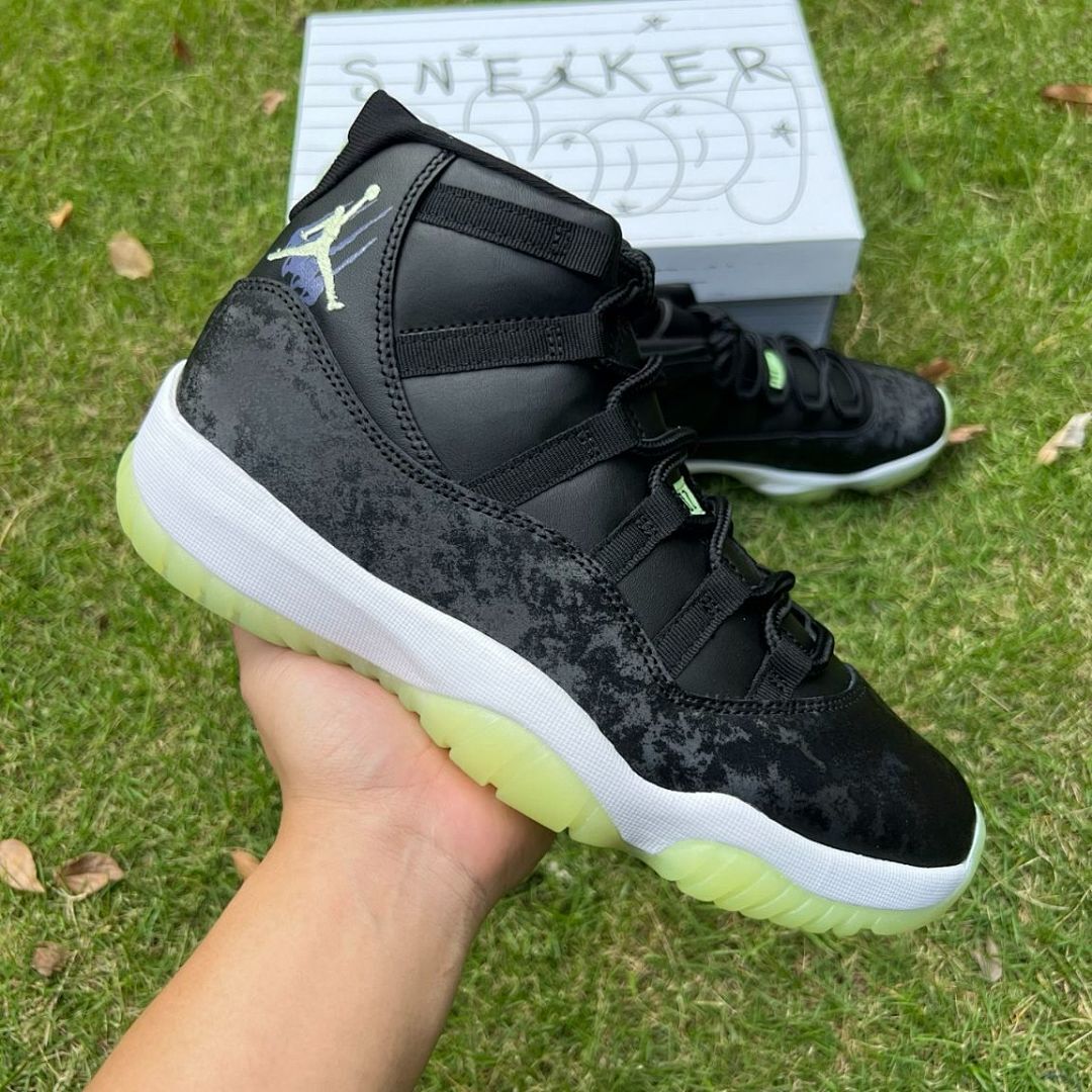 Air Jordan 11 Retro 'Glow in the Dark'