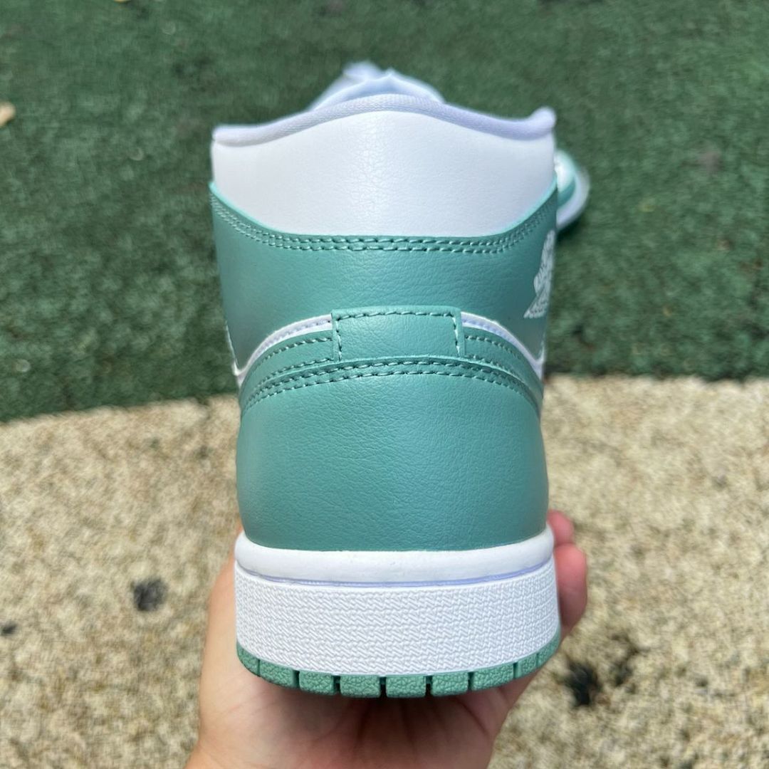 Air Jordan 1 Mid Island Green 554724-132
