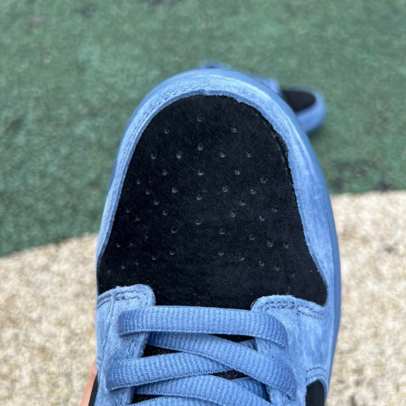 Nike SB Dunk Low Supreme Hyper Royal DH3228-103