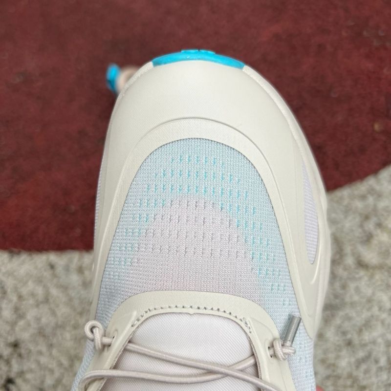 On Cloudtilt Undyed / Aqua