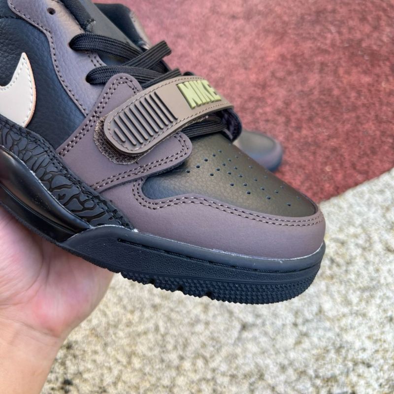 Travis Scott x Nike Air Trainer 1 SP 'Archaeo Brown' DR0915-200