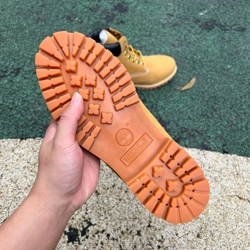 Timberland 6-Inch Premium Waterproof Fur Lined Boots Wheat Nubuck