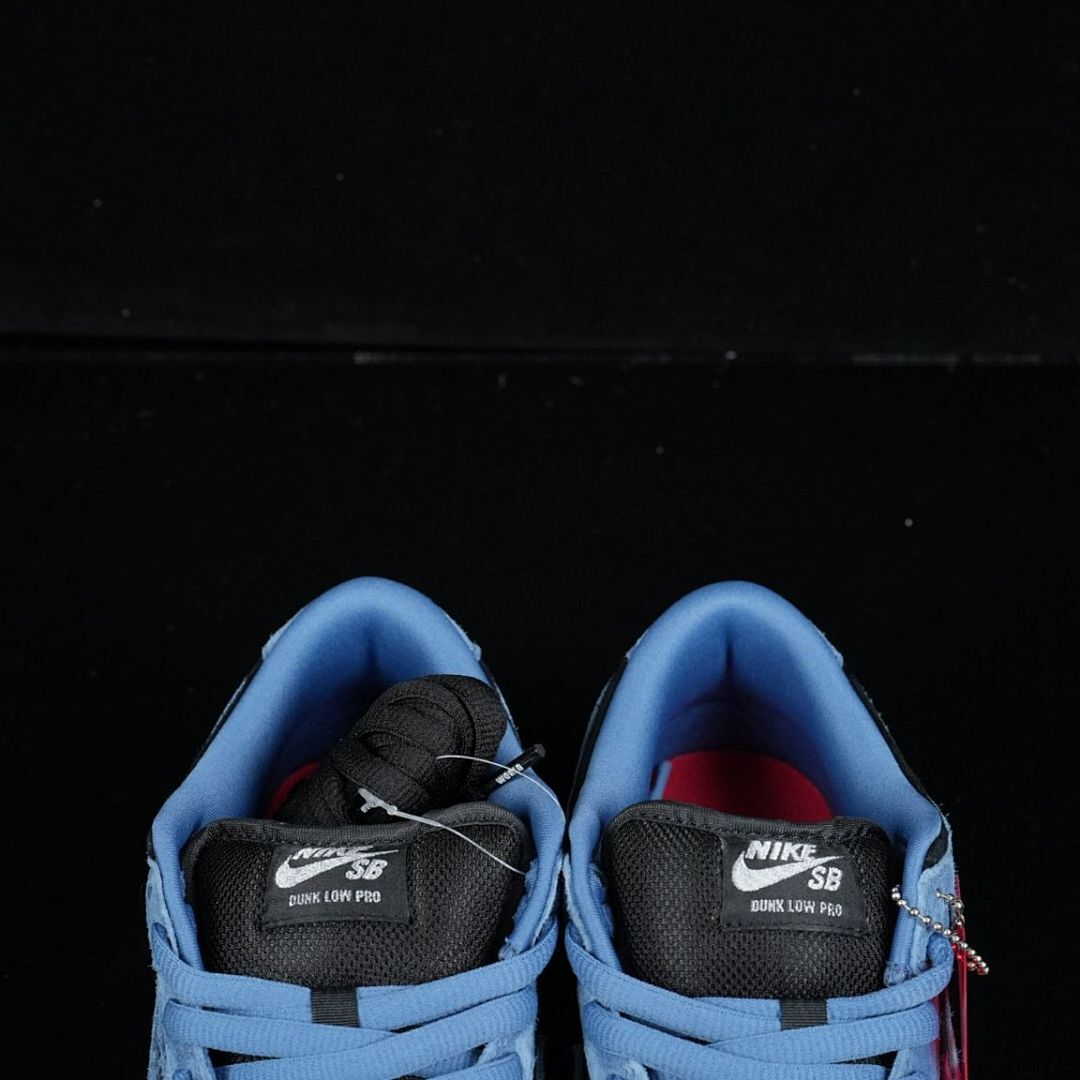 Nike SB Dunk Low Supreme Stars Hyper Royal Black DH3228-100