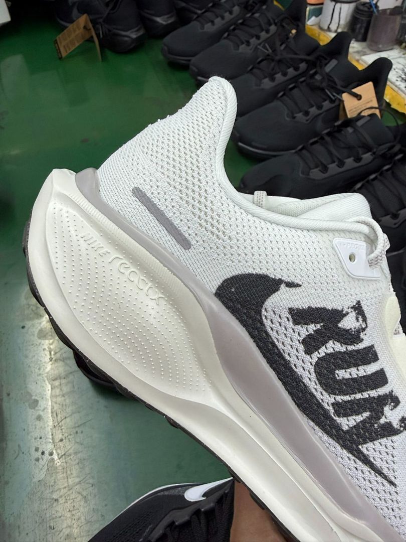 Nike Invincible Run Flyknit 4 ReactX Air Zoom Running Shoes White Black