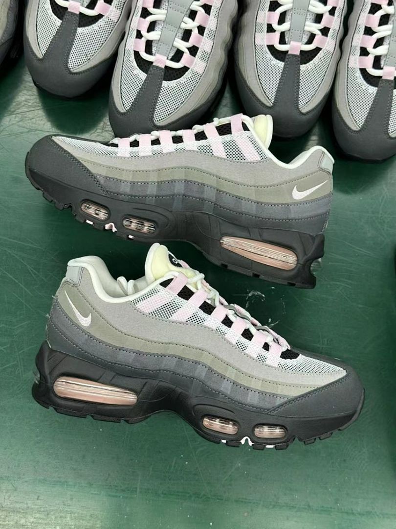 Nike Air Max 95 Grey Fog Pink Foam Black Sneakers DO6704-001