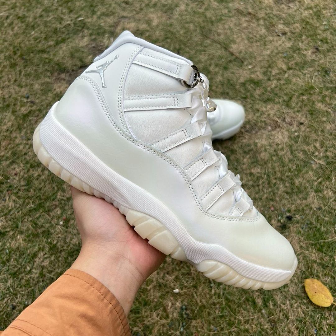 Air Jordan 11 Retro White Iridescent Metallic Silver Vast Grey GS Sneakers 378038-100