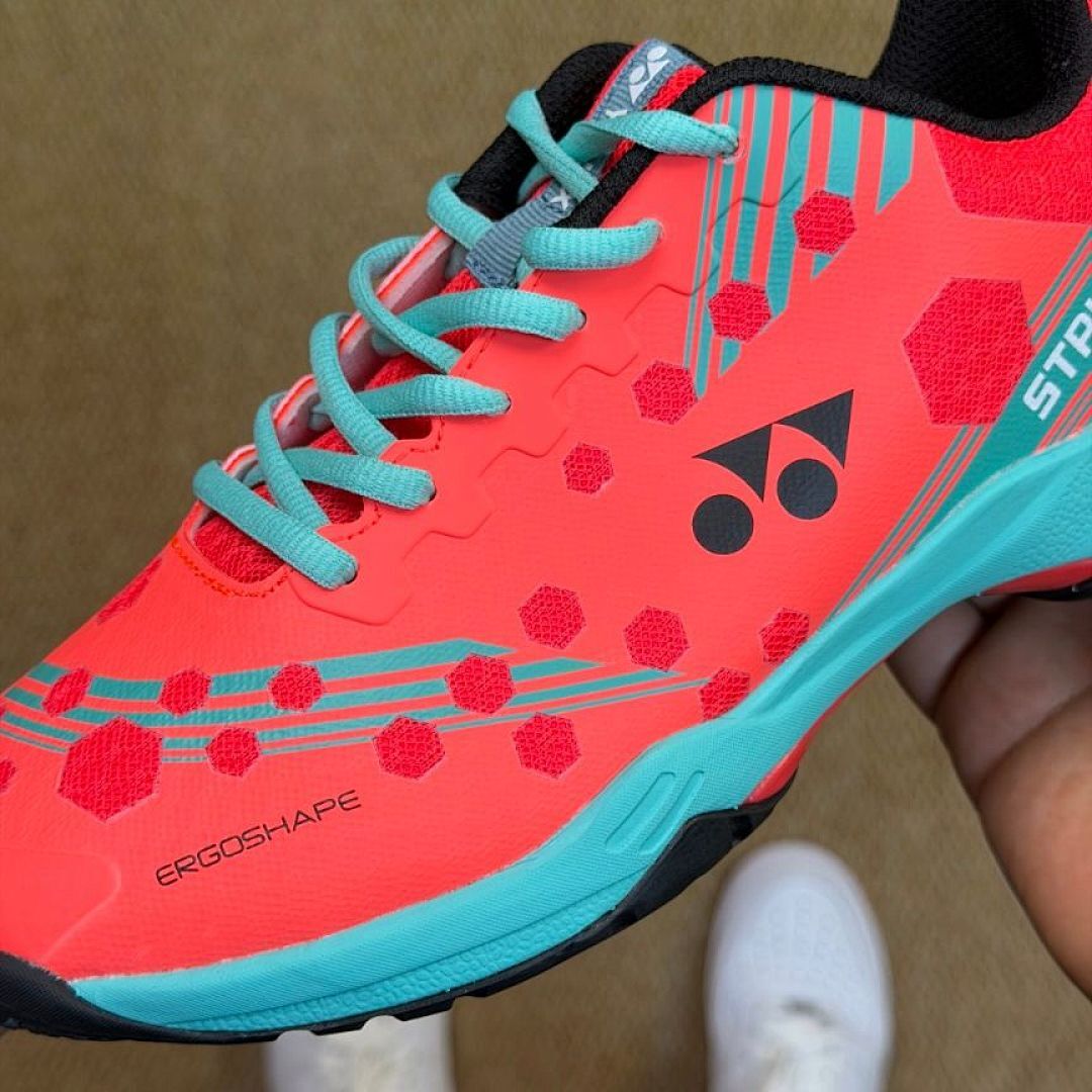 Yonex Strider Beat Badminton Shoes - Coral Red Aqua Blue ERGOSHAPE