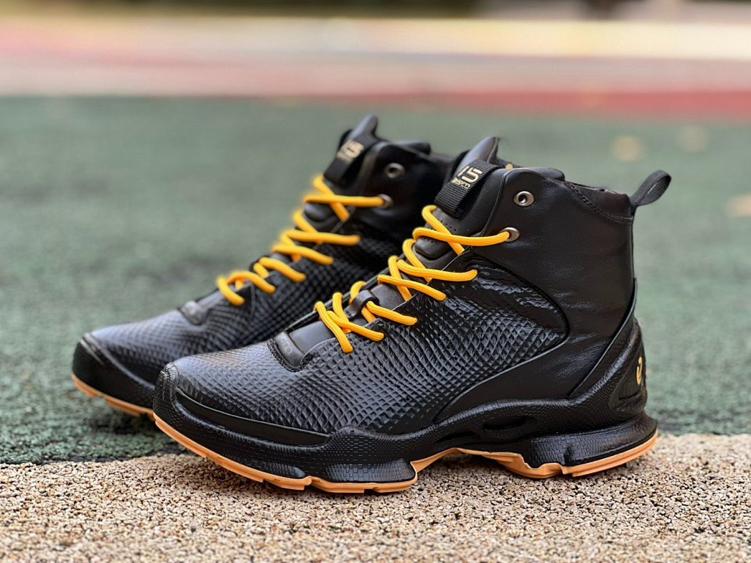 L5 SPORTS Men's High-Top Black Textured Sneakers Yellow Laces Gum Sole Casual Boots