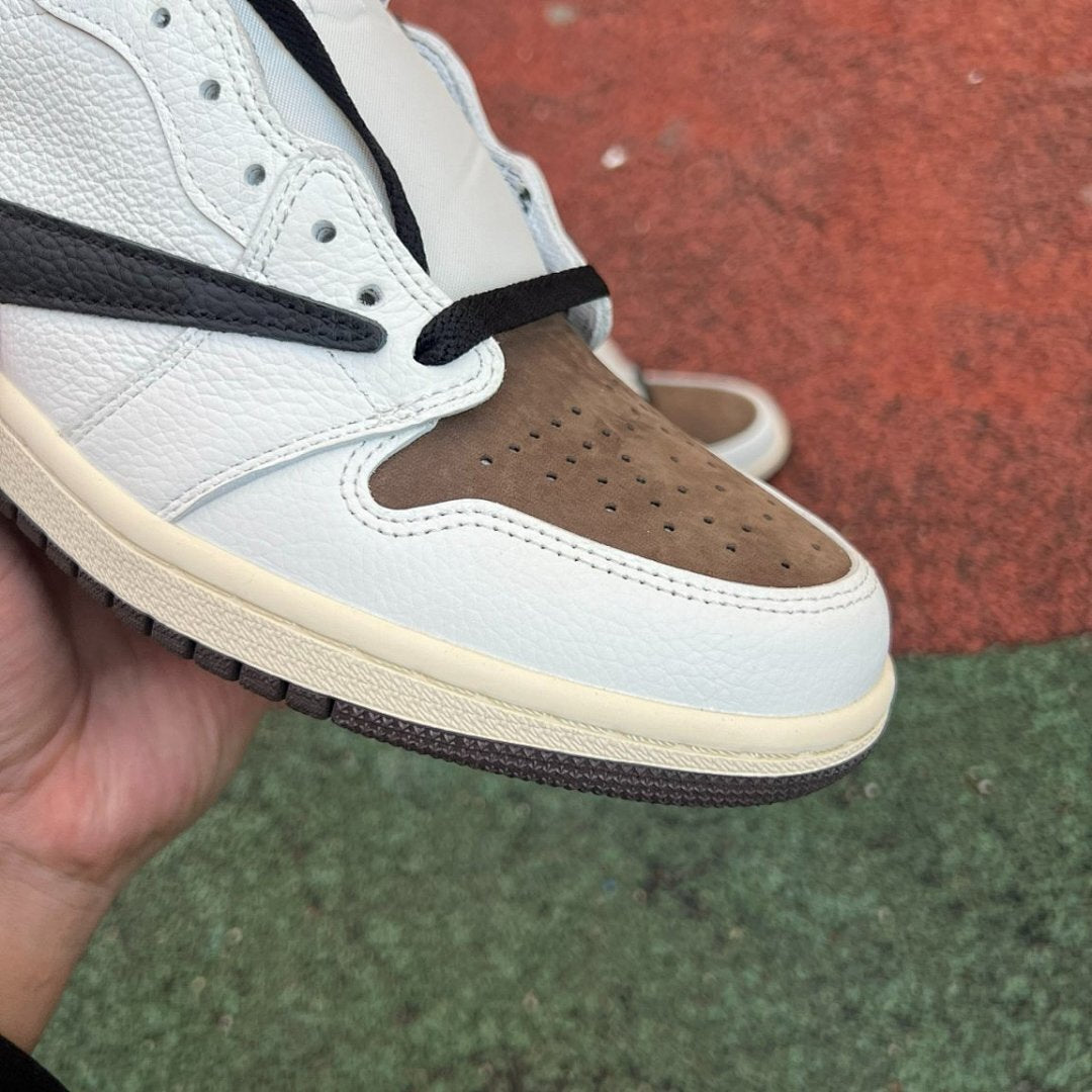 Nike Air Jordan 1 Retro High OG SP Travis Scott Dark Mocha Sneakers CD4487-100