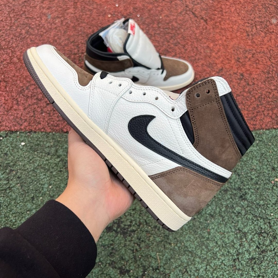 Nike Air Jordan 1 Retro High OG SP Travis Scott Dark Mocha Sneakers CD4487-100