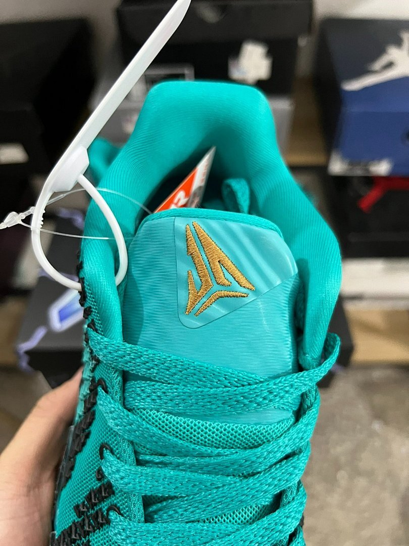 Nike Kyrie 4 Aqua Teal Black ZoomX Basketball Sneakers