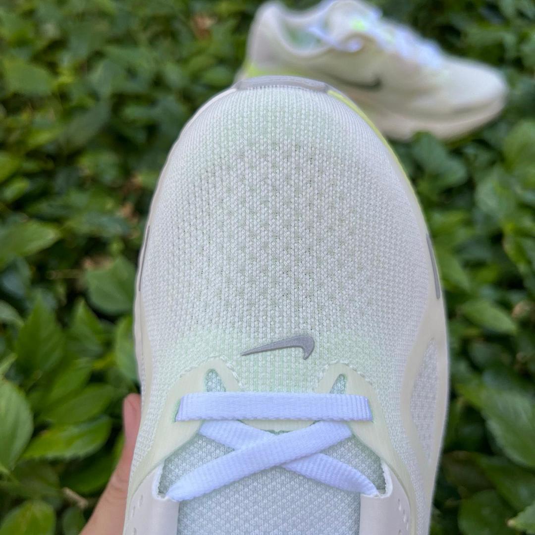 Nike Invincible 3 ReactX Road Running Shoes Sail Ghost Green Metallic Silver DR2615-101