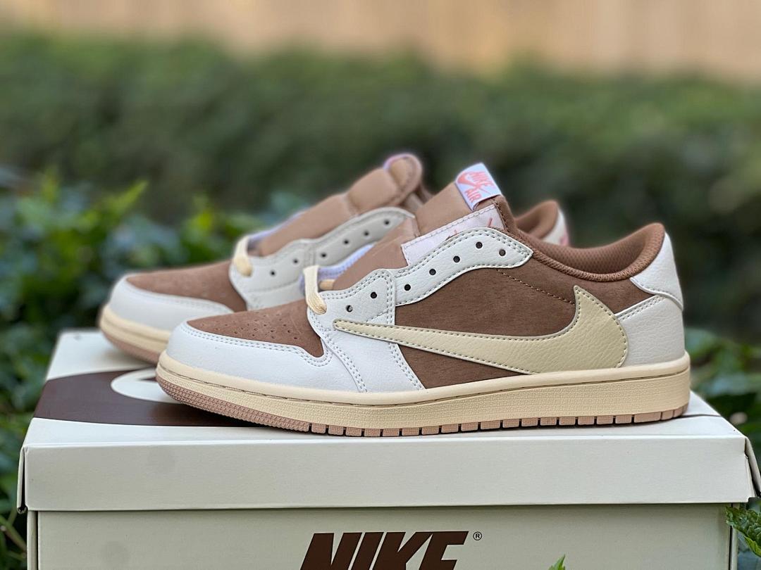 Nike Air Jordan 1 Low OG SP Travis Scott Reverse Mocha DM7866-162 Brown Cream Reverse Swoosh Sneakers