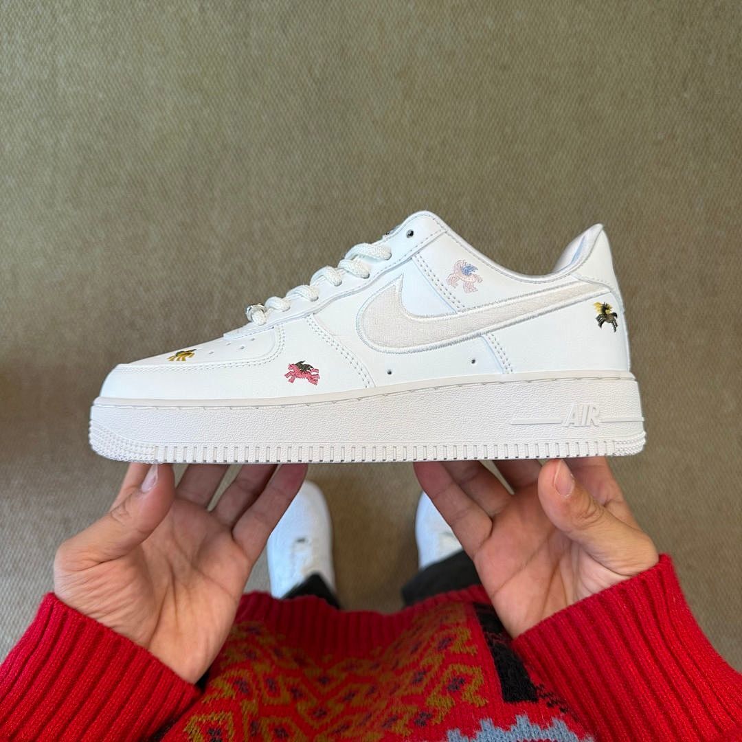 Nike Air Force 1 Low 'Year of the Dragon' 2024 White Embroidered Lunar New Year Sneakers FZ5069-111