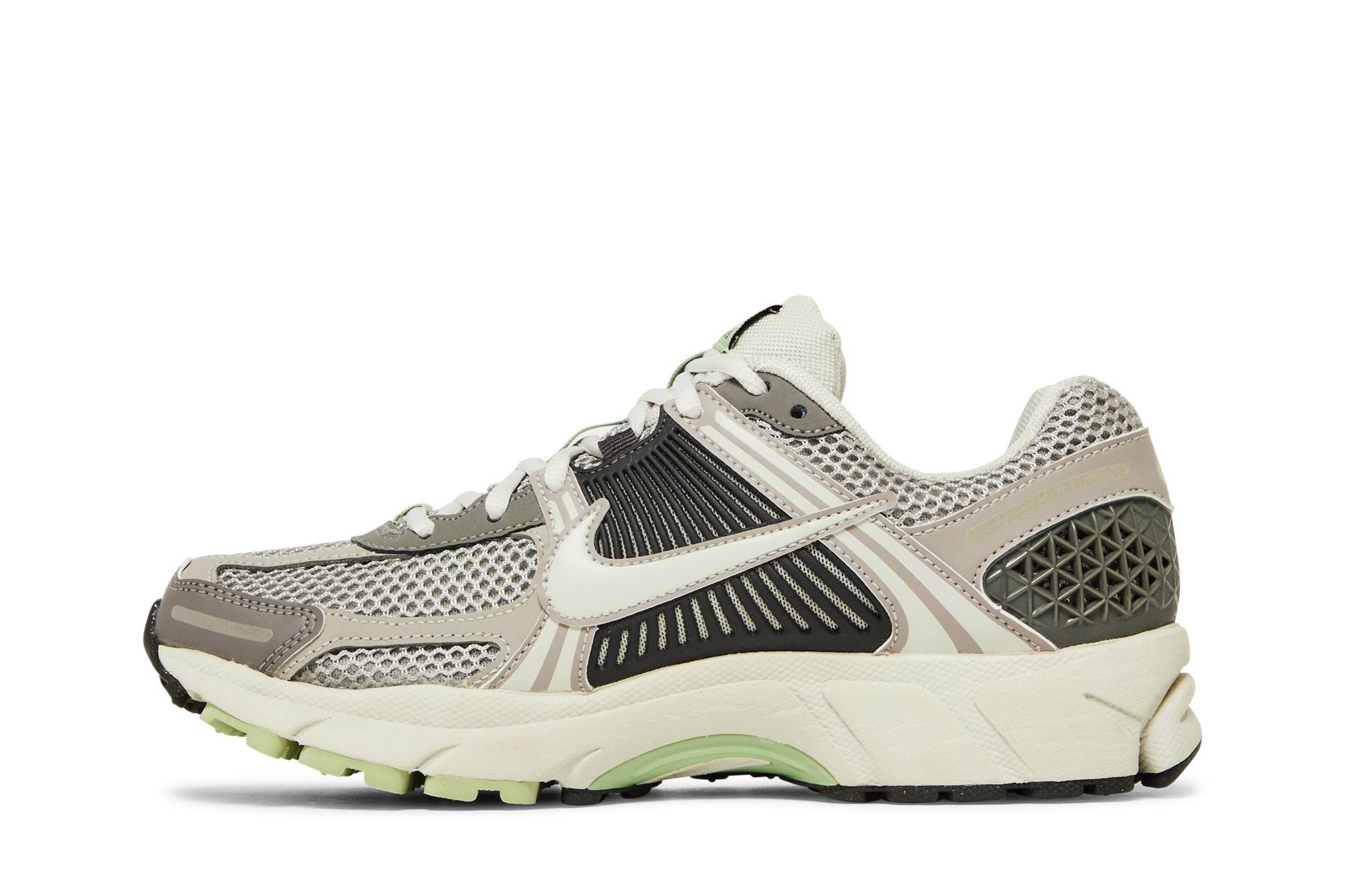 ( Women ) Nike Zoom Vomero 5 'Cobblestone And Flat Pewter' FB8825-001