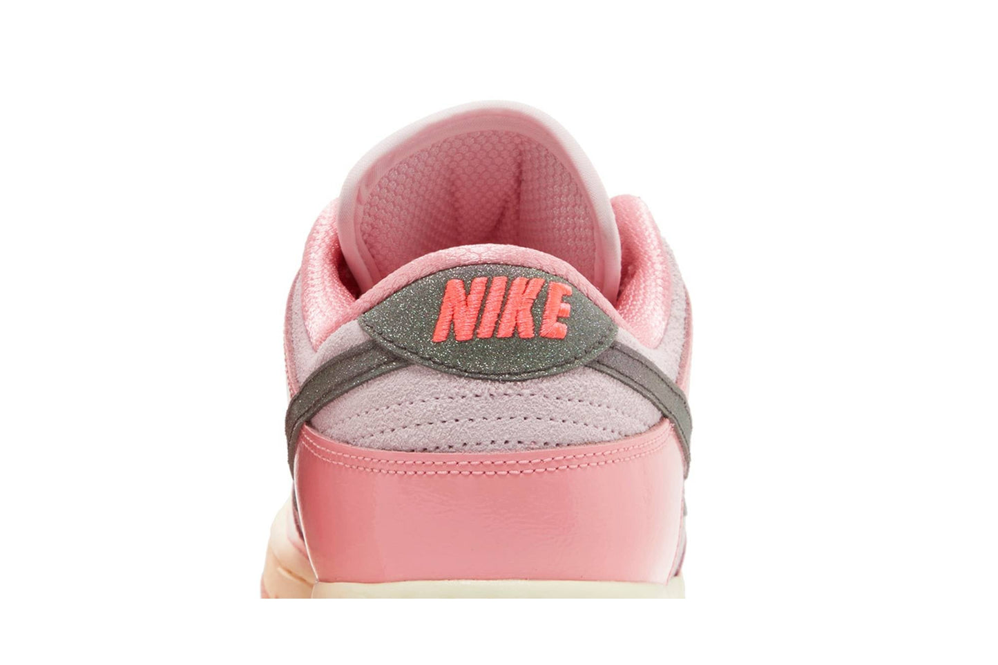 ( Women ) Nike Dunk Low LX 'Barbie' FN8927-621