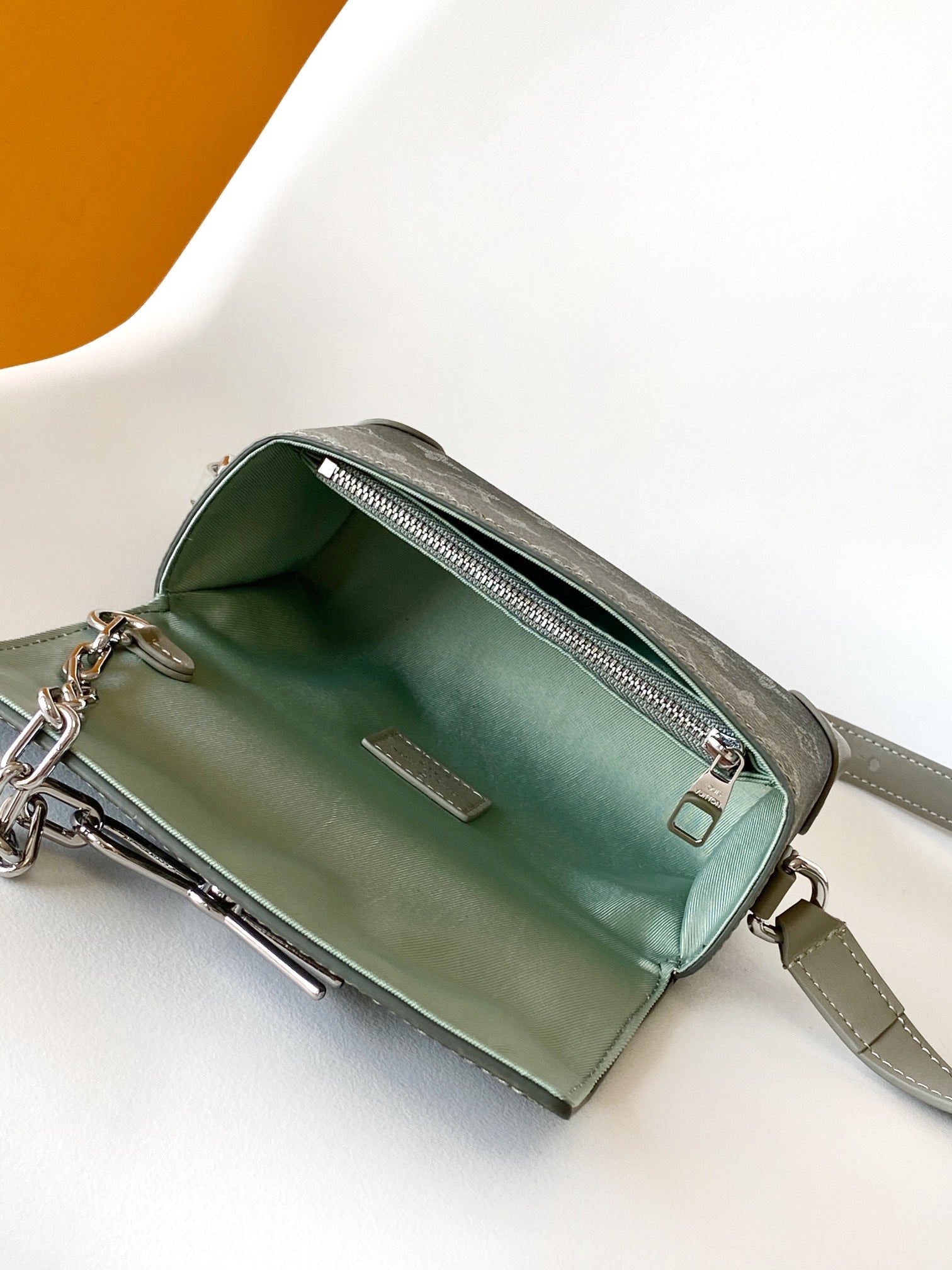 Louis Vuitton Monogram Gradient Steamer Wearable Wallet - Grey/Black