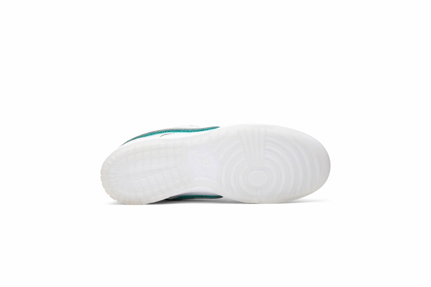 Diamond Supply Co. X Nike SB Dunk Low Pro White Diamond BV1310-100