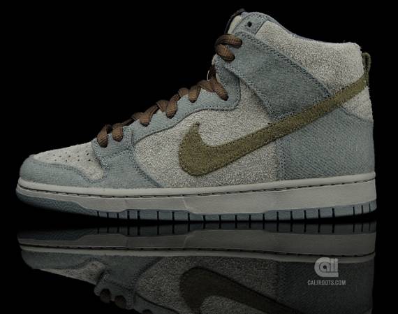 Nike SB Dunk High Premium Tauntaun 313171-020
