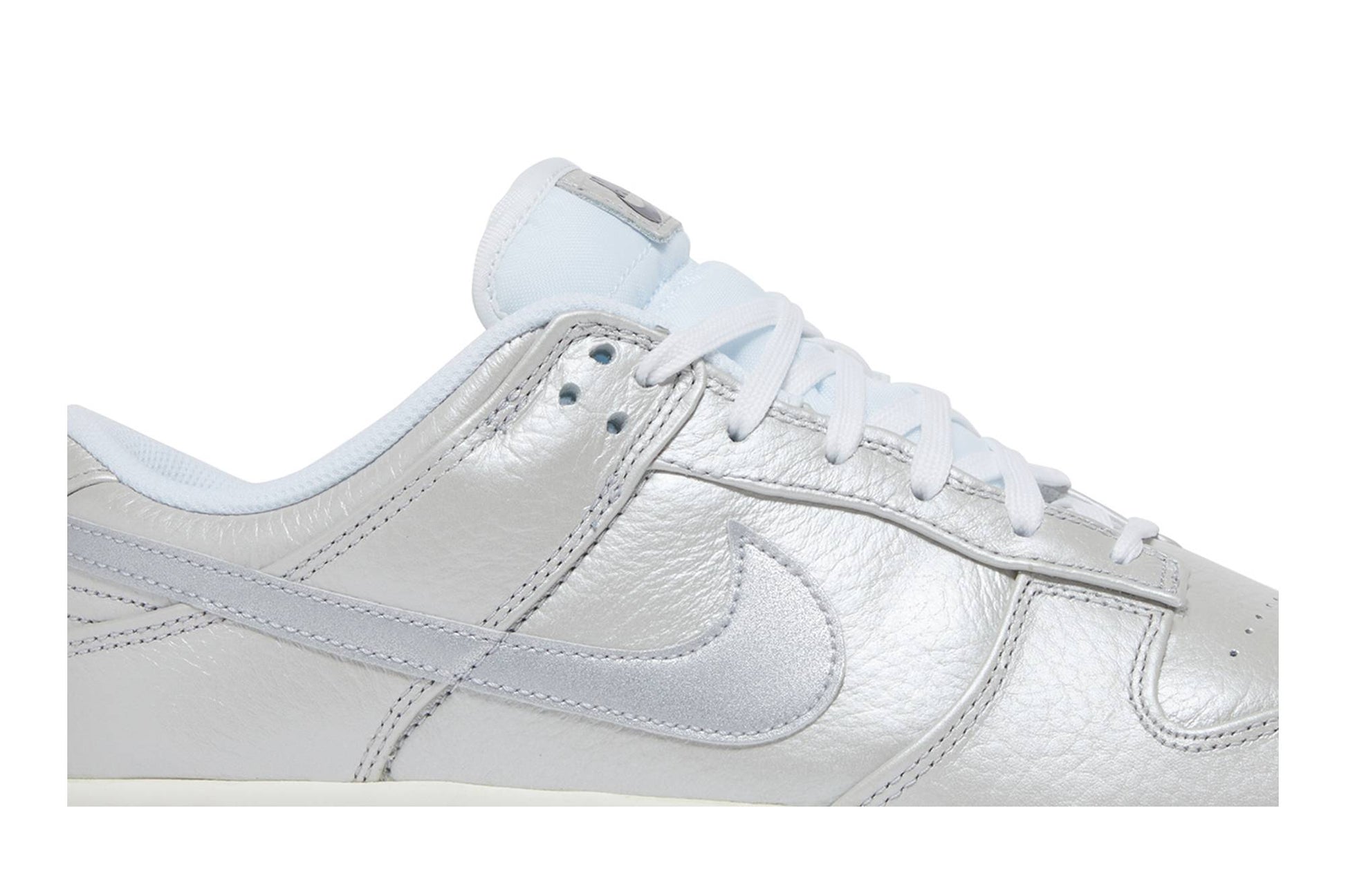 Nike Dunk Low 'Metallic Silver' DX3197-095
