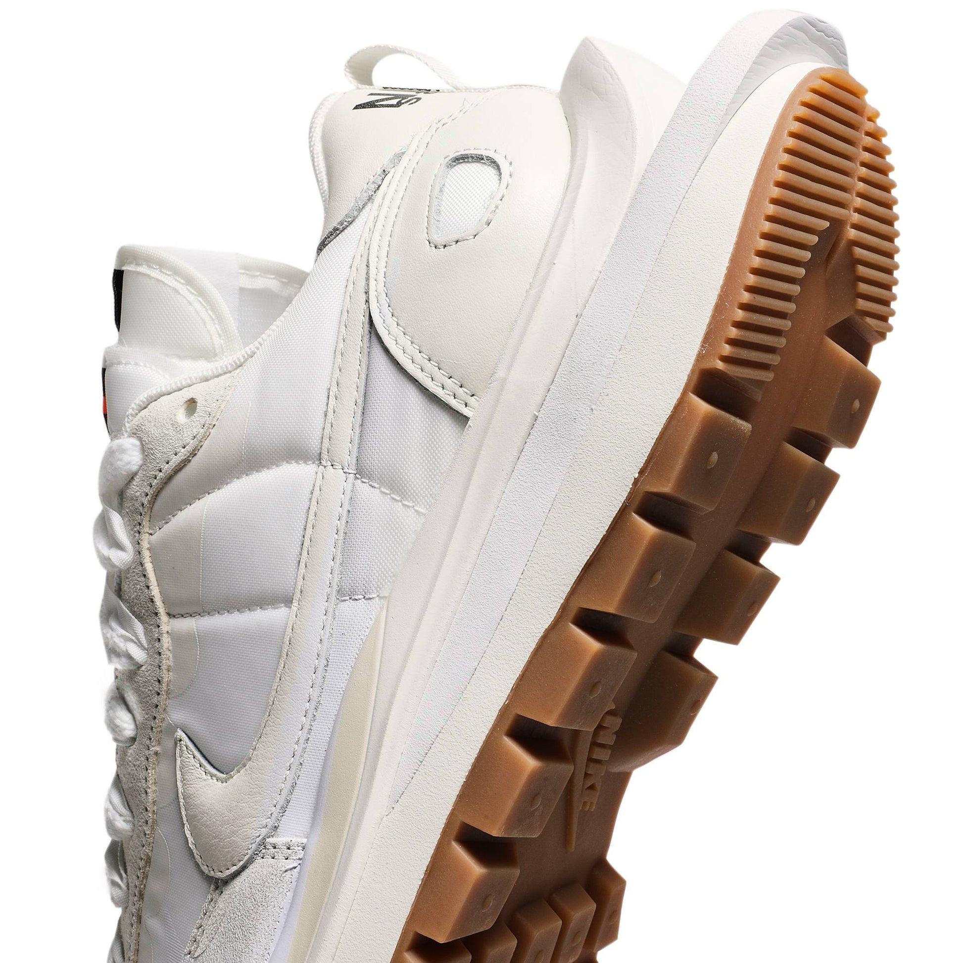 Sacai X Nike VaporWaffle Sail Gum DD1875-100